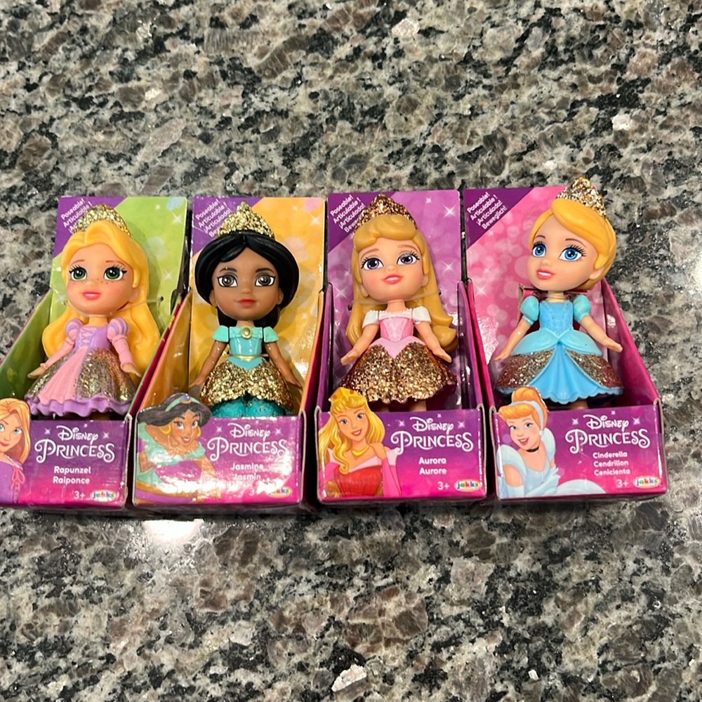 Host pic 🎁New Set of 4 Disney Princess Mini Toddler Dolls Poseable figures